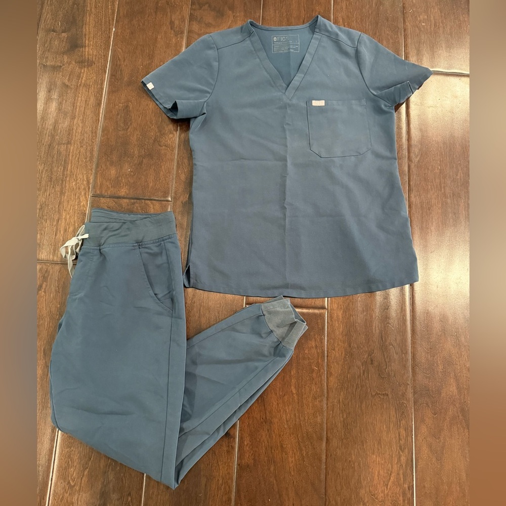 Figs Scrub Set Catarina Top & Zamora Jogger